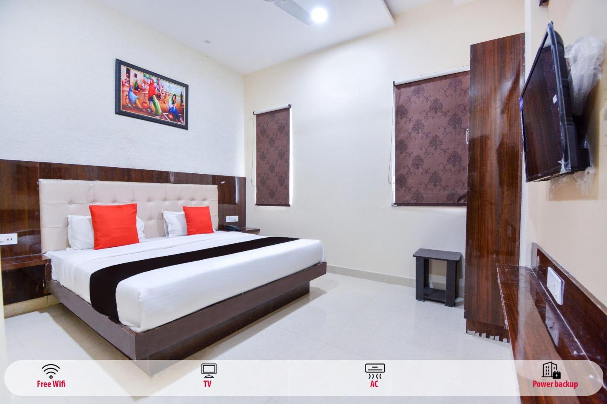 Capital O Moments Inn Amritsar Buitenkant foto